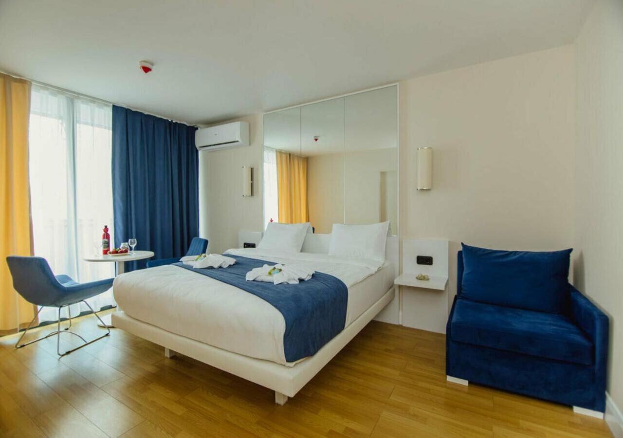 Aparthotel Orbi City Sea View Batumi Exterior photo
